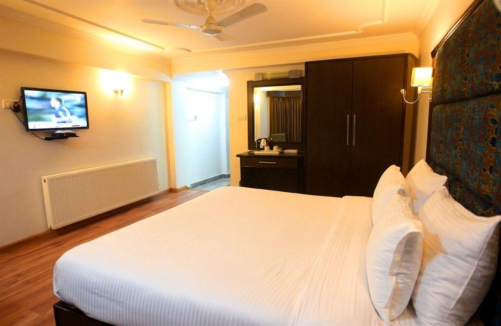 โฮเต็ล แปซิฟิก Hotel ศรีนาการ์ ภายนอก รูปภาพ