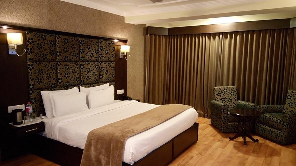 โฮเต็ล แปซิฟิก Hotel ศรีนาการ์ ภายนอก รูปภาพ
